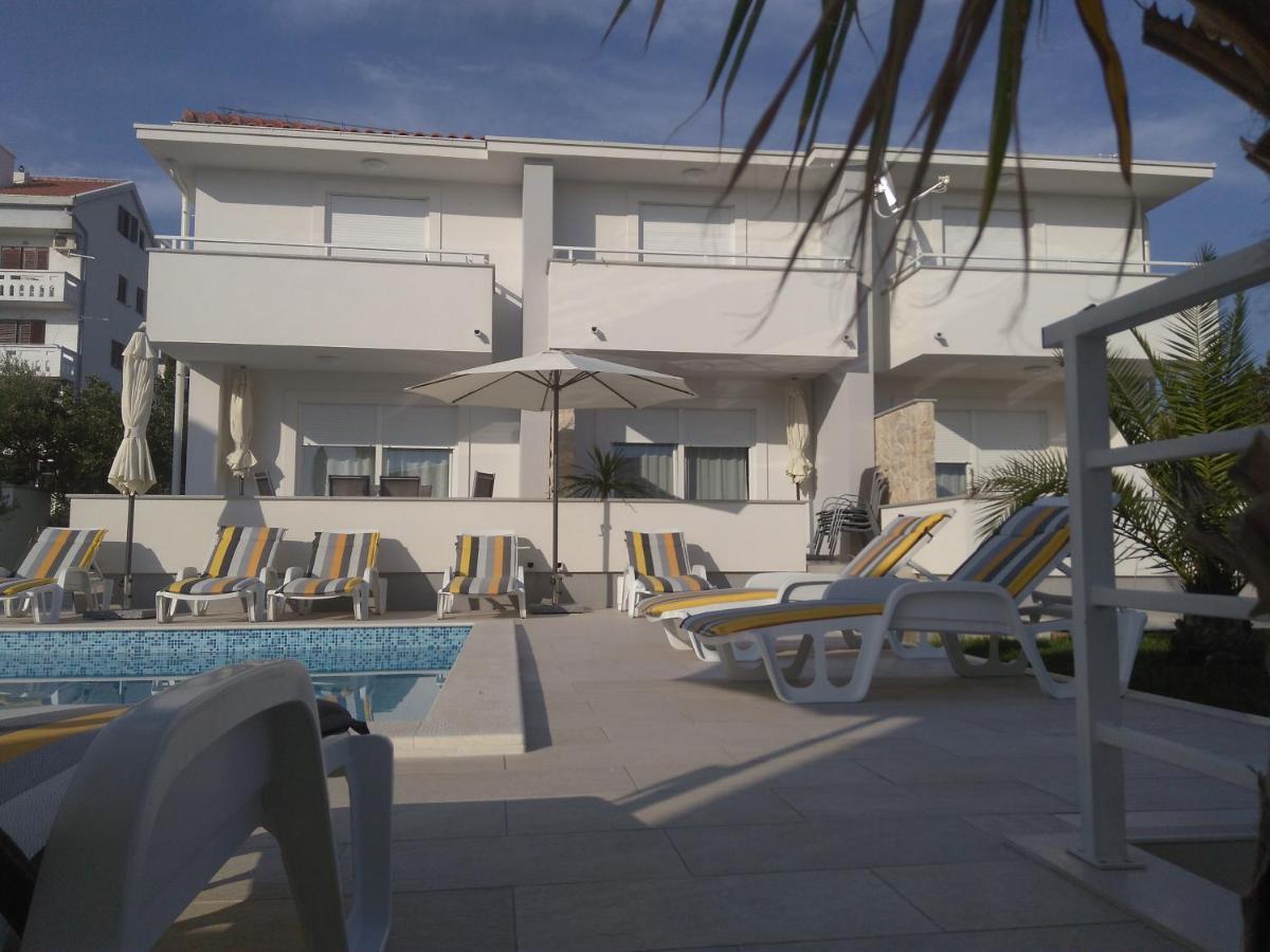 Luxury Apartments Cuba 1 Novalja Luaran gambar