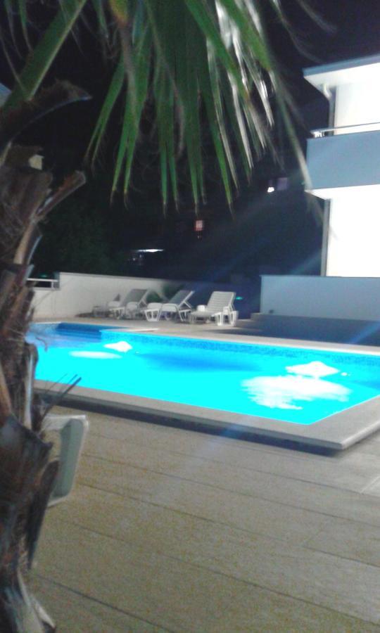Luxury Apartments Cuba 1 Novalja Luaran gambar