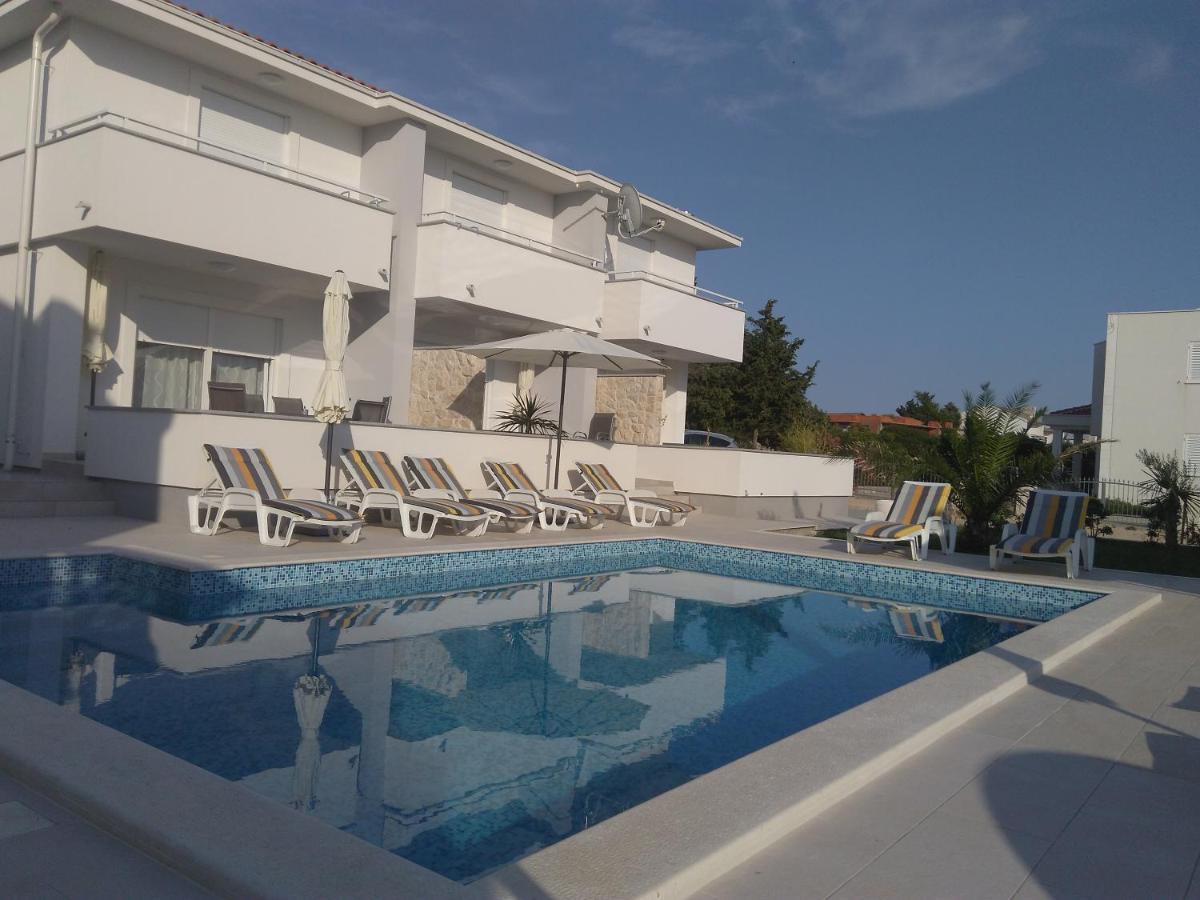 Luxury Apartments Cuba 1 Novalja Luaran gambar