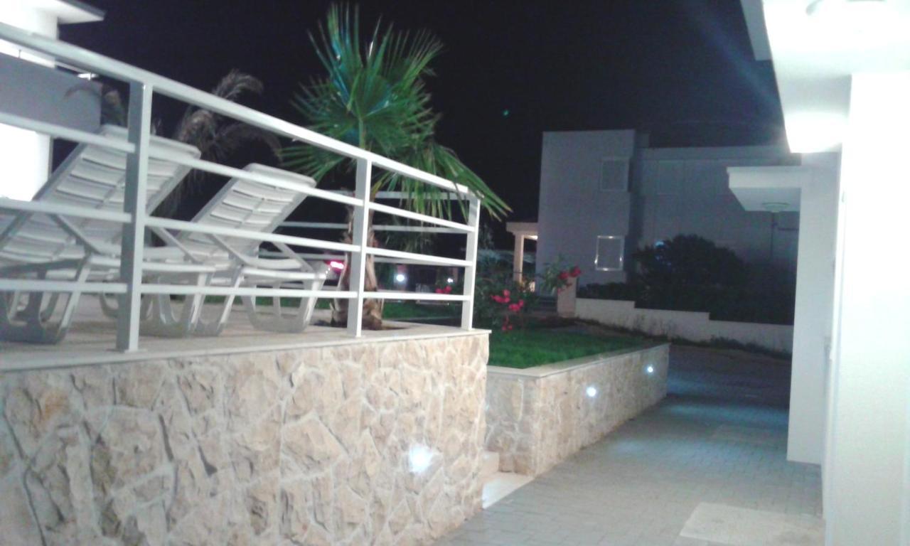 Luxury Apartments Cuba 1 Novalja Luaran gambar