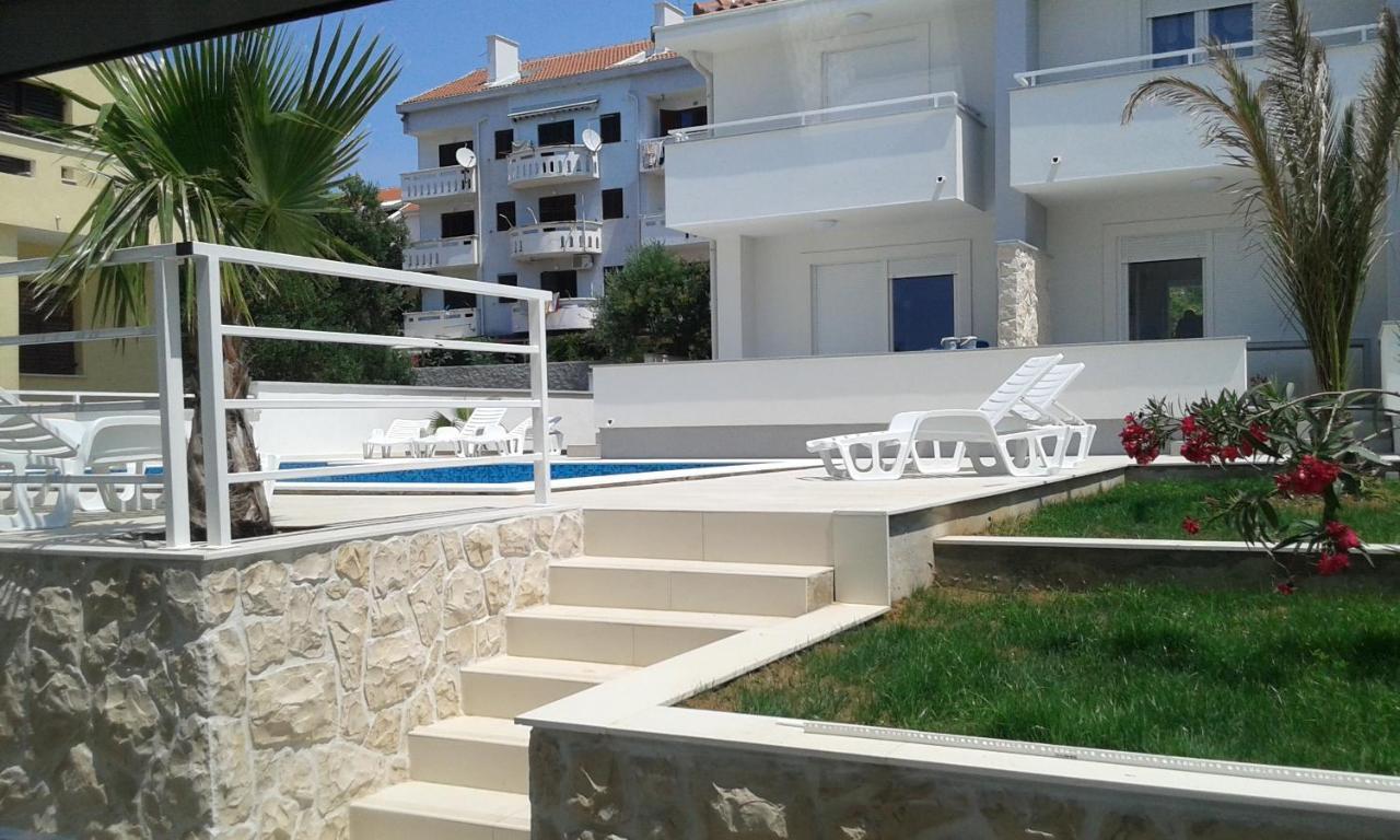 Luxury Apartments Cuba 1 Novalja Luaran gambar