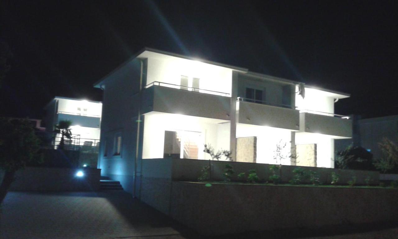 Luxury Apartments Cuba 1 Novalja Luaran gambar
