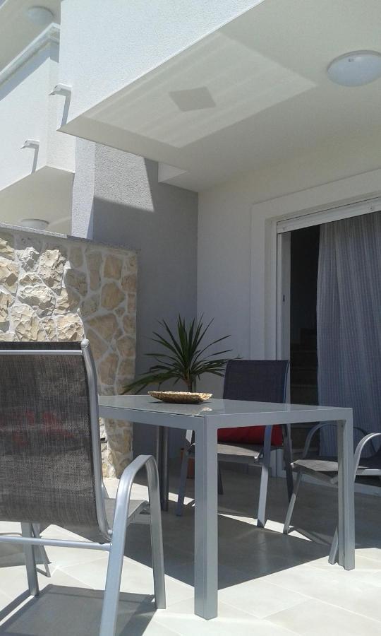 Luxury Apartments Cuba 1 Novalja Luaran gambar