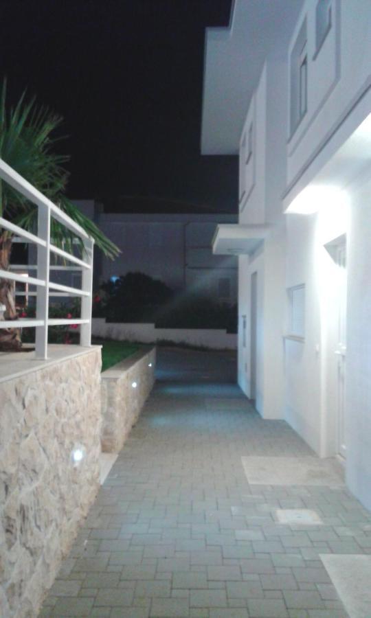 Luxury Apartments Cuba 1 Novalja Luaran gambar