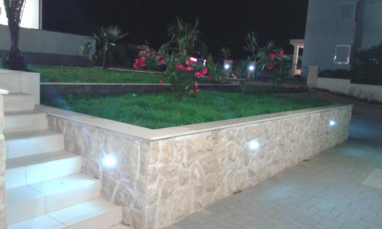 Luxury Apartments Cuba 1 Novalja Luaran gambar
