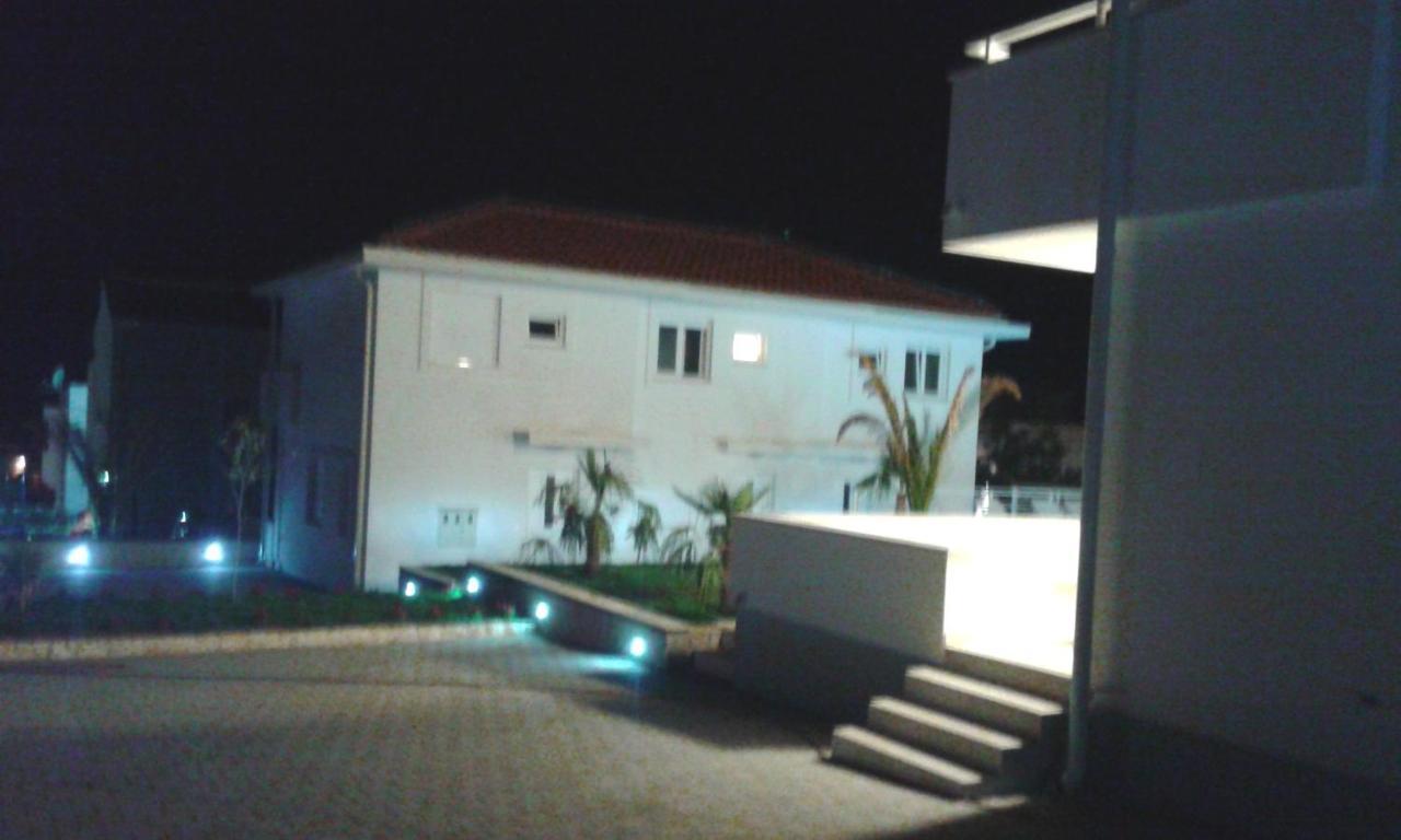 Luxury Apartments Cuba 1 Novalja Luaran gambar