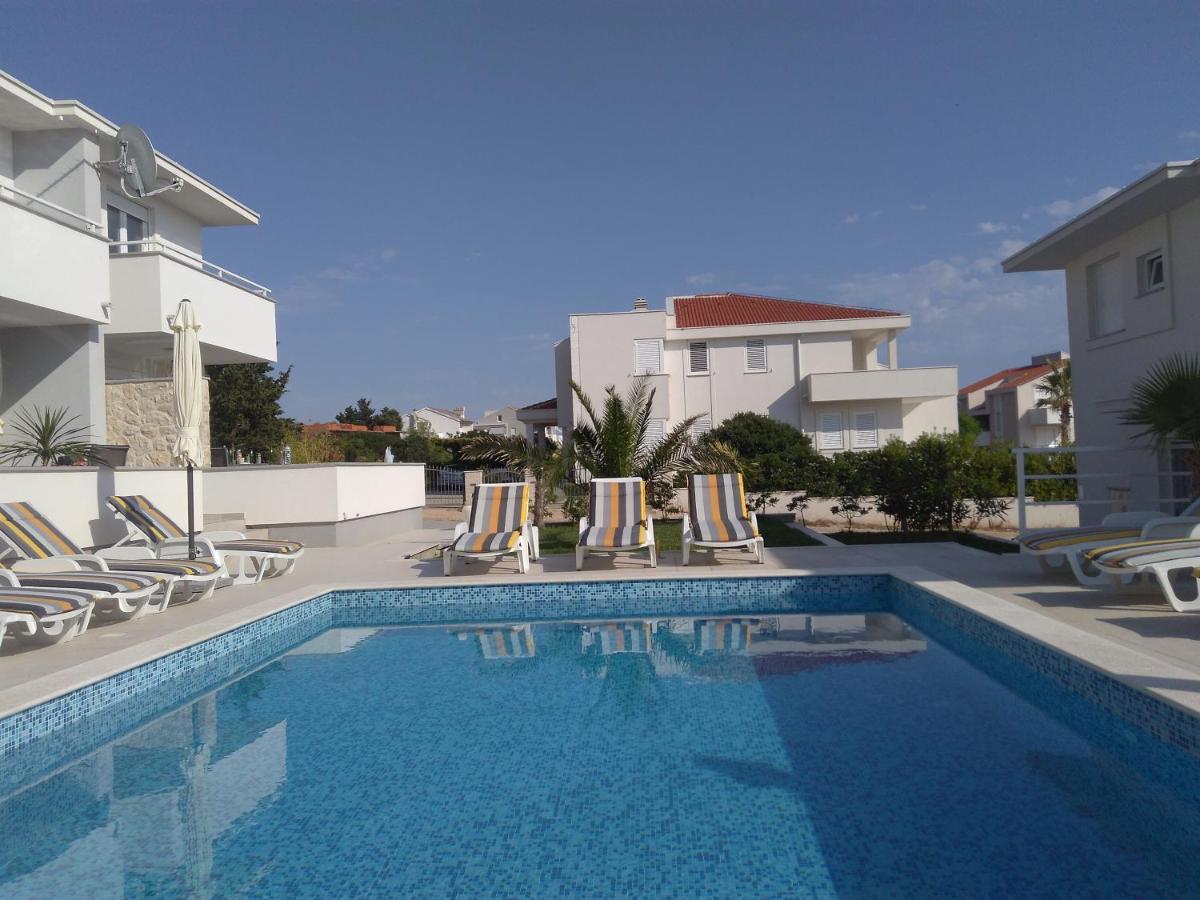 Luxury Apartments Cuba 1 Novalja Luaran gambar